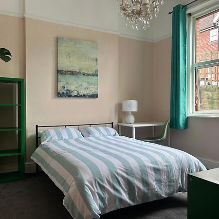 Bohemian Rhapsody Apartment St Leonards-on-Sea Exterior foto